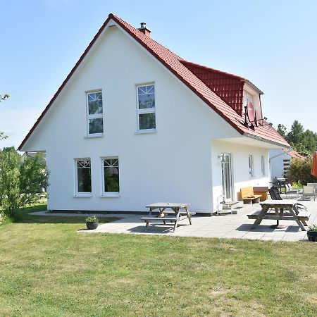 Spacious Holiday Home In Hornstorf With Trampoline Exterior photo